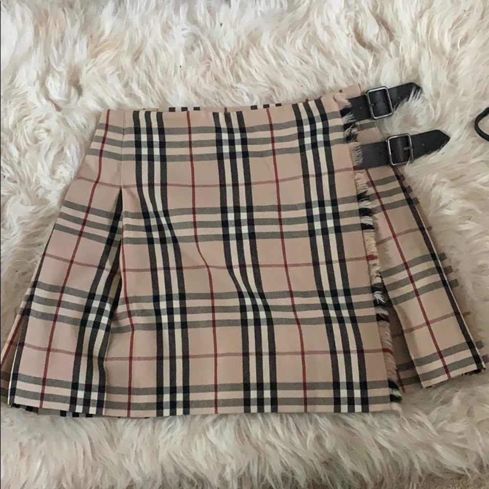 ❌SOLD ON ANOTHER SITE❌ Burberry Skirt
